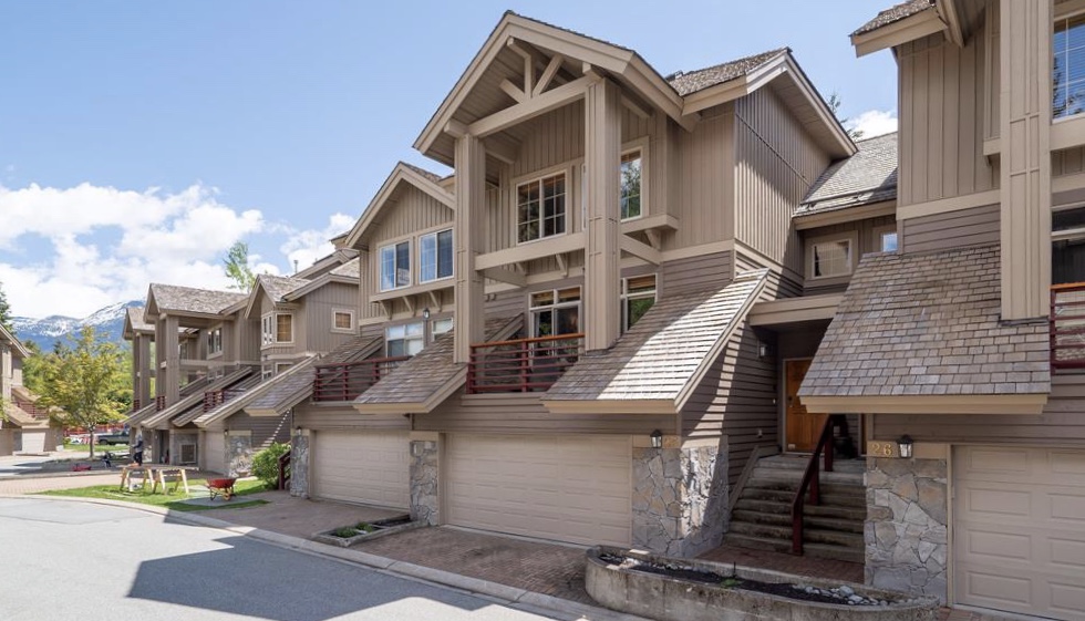 Englewood Greens townhomes in Nicklaus North & Green Lake Estates, Whistler